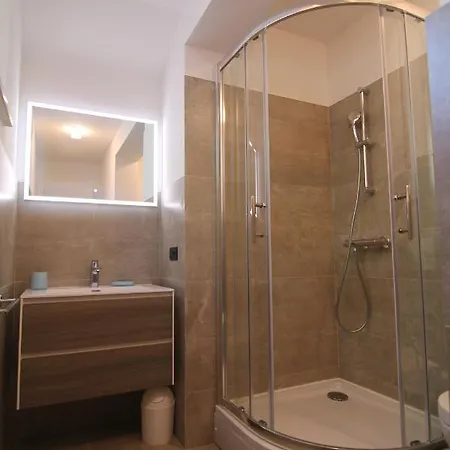 Seahouse 114 *