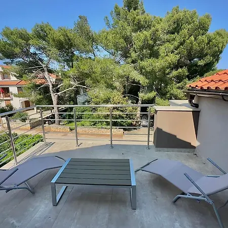 Aparthotel Seahouse 114 *