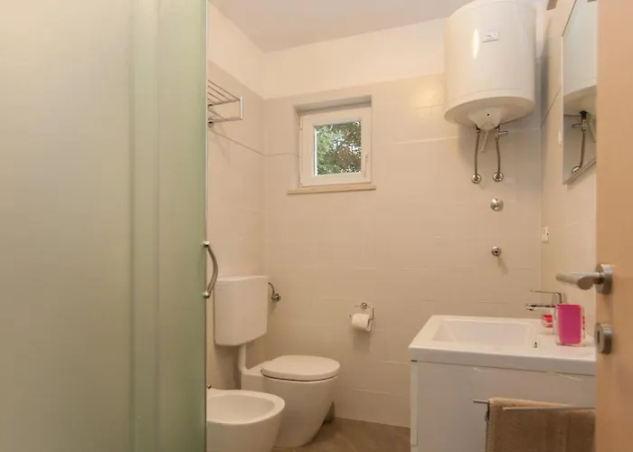 Seahouse 114 مالي لوشينغْ