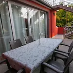 Seahouse 114 Aparthotel 3*
