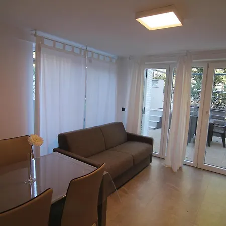 アパートホテル Seahouse 114 3*