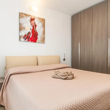 Seahouse 114 マリ・ロシニュ