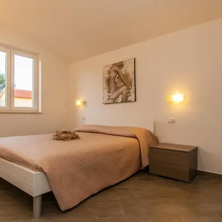 Seahouse 114 マリ・ロシニュ