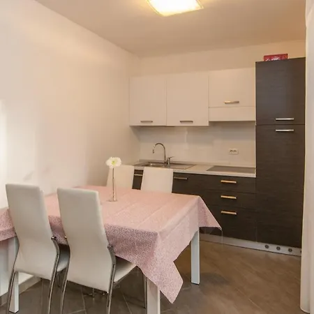 Seahouse 114 マリ・ロシニュ